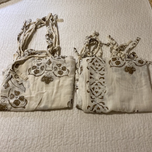 Anthropologie Gleaming Elora Curtains in Gold (2 panels) - Picture 3 of 4